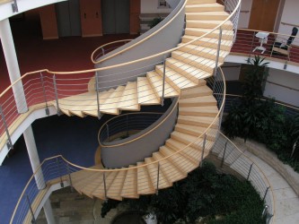 Stahlwendeltreppe von der Seite