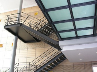 Stahlwangentreppe-in-Göppingen