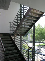 Wangentreppe-aus-Stahl-in-Künzelsau